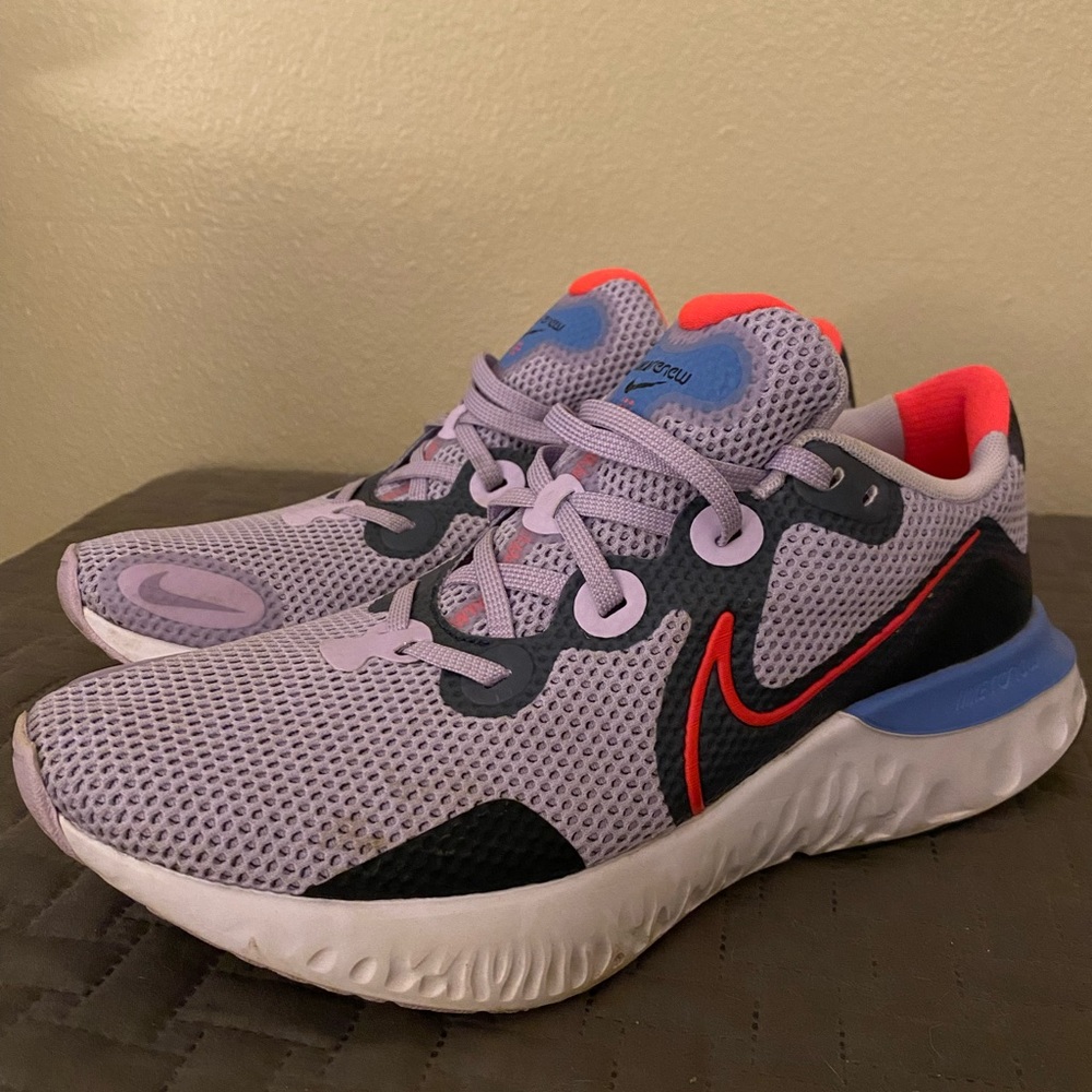 Women’s Nike Renew